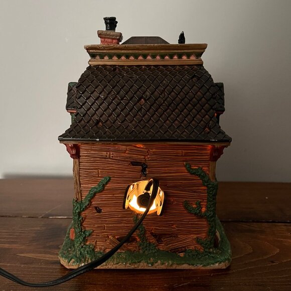 Lemax Zelda's Witch & Wizard Supply House Halloween Village WITH LIGHT WORKS - Picture 9 of 16